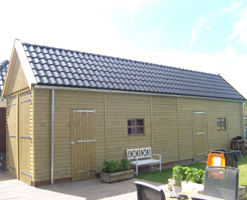 Houten garages Houtbouw Hiemstra Twijzel 45 jaar ervaring en kennis!