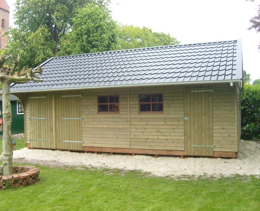 Houten garages Houtbouw Hiemstra Twijzel 45 jaar ervaring en kennis!